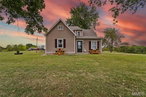 2121 County Road 362, New Bloomfield, MO 65063