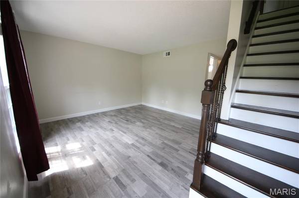 1003 Avenue H, St Louis, MO 63125
