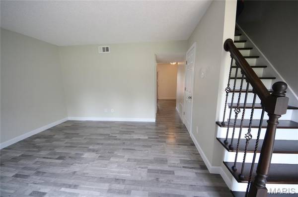 1003 Avenue H, St Louis, MO 63125
