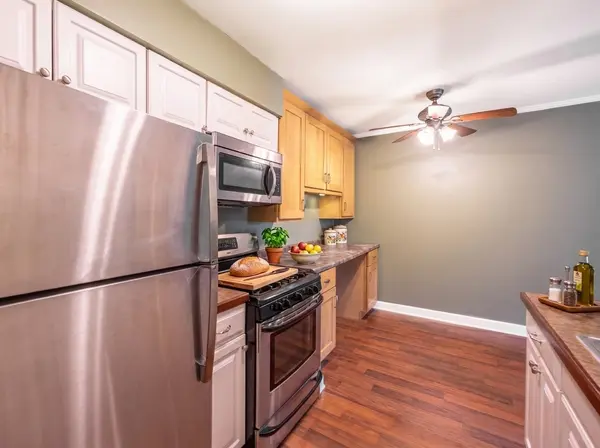 1475 Rebecca DR #208, Hoffman Estates, IL 60169