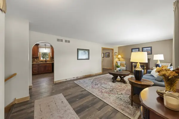 8808 Wheeler DR, Orland Park, IL 60462