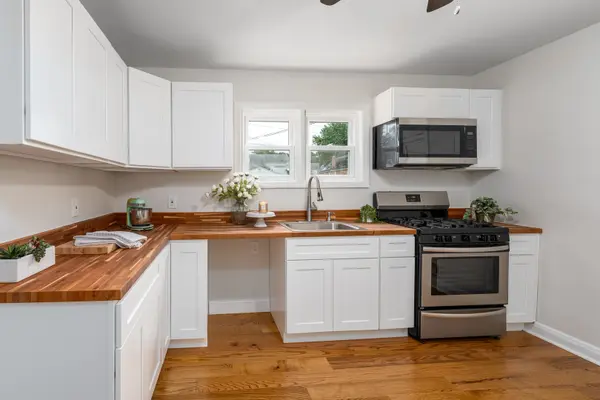 2936 Grendon LN, Parkville, MD 21234