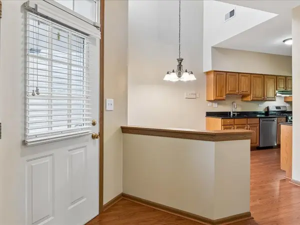 980 Sheridan CIR #980, Naperville, IL 60563