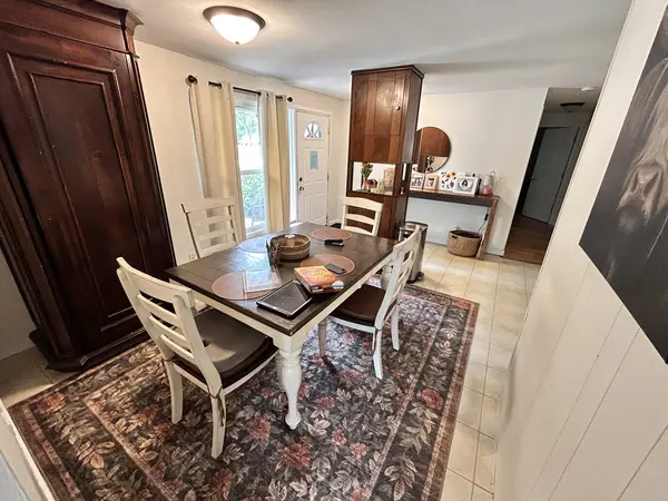 227 Wellesley LN, Schaumburg, IL 60193
