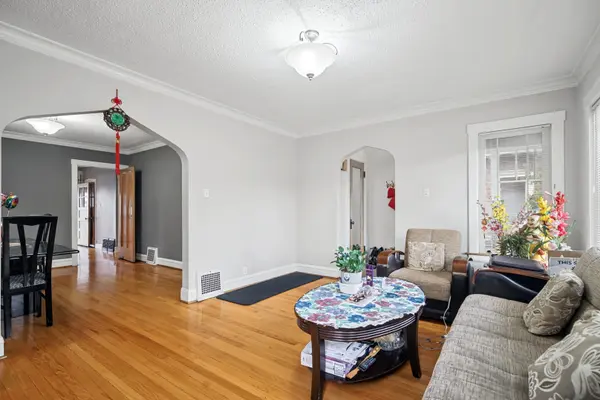 5650 N Mason AVE, Chicago, IL 60646