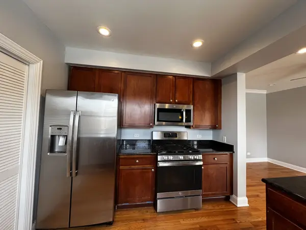 2707 W Glenlake AVE #3, Chicago, IL 60659