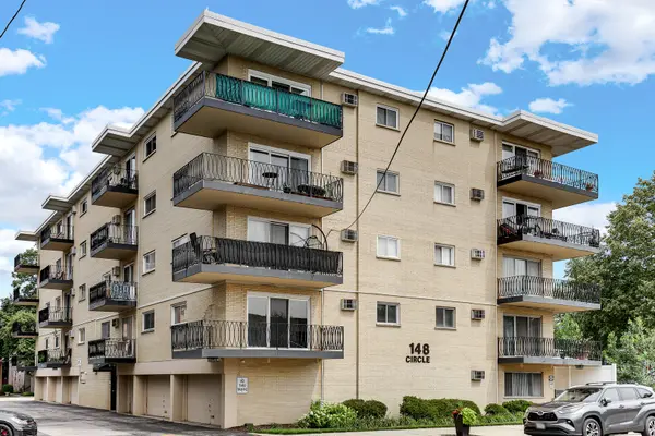 148 Circle AVE #201, Forest Park, IL 60130