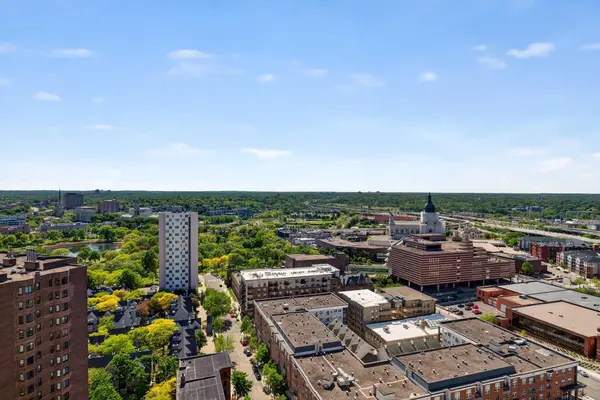 1201 Yale PL #2303, Minneapolis, MN 55403