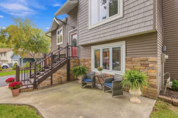 6625 Harlan DR, Eden Prairie, MN 55346