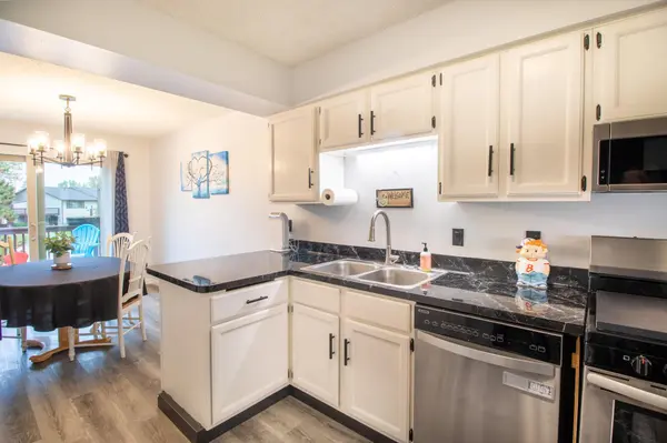 2817 Wimbledon RDG, Woodbury, MN 55125