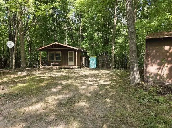 5821 Birchview RD W, Grasston, MN 55030