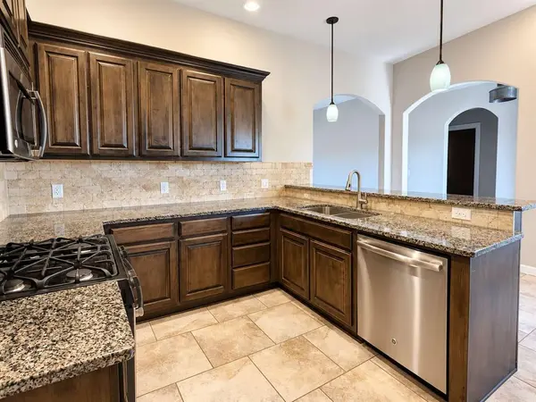 10721 SW 36th ST, Yukon, OK 73099