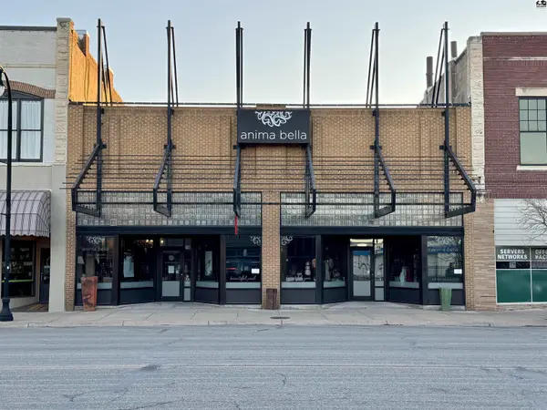 16 S Main St, Hutchinson, KS 67501