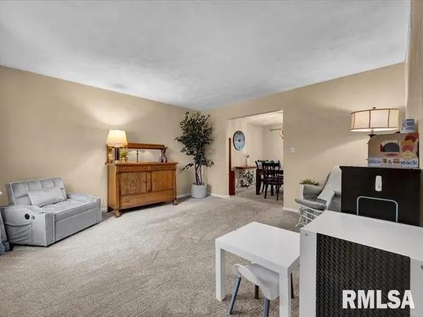 9301 N FRYE RD, Peoria, IL 61615