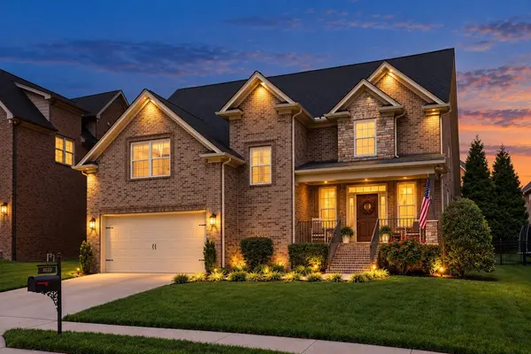 8033 Fenwick Ln, Spring Hill, TN 37174