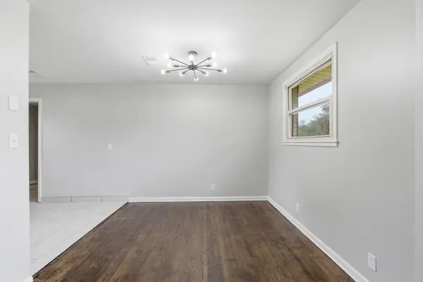 13 Charlemagne Blvd, Clarksville, TN 37042