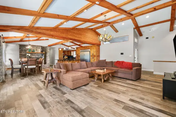 8414 Bud Hawkins Rd, Corryton, TN 37721