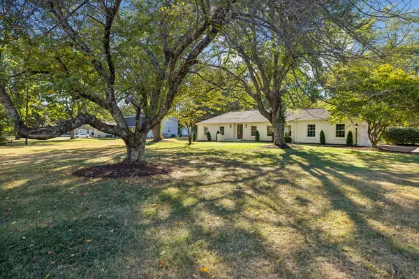 1313 Lipscomb Dr, Brentwood, TN 37027