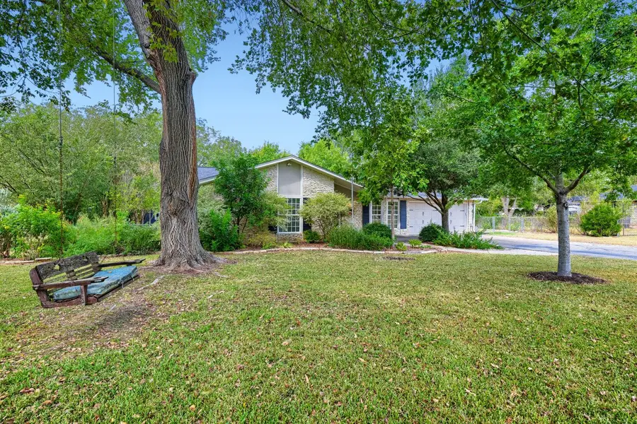 13100 Running Deer TRL, Manchaca, TX 78652