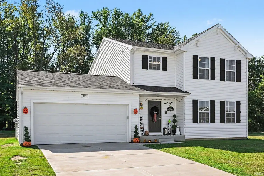 203 Whitetail LN, Argos, IN 46501-1302