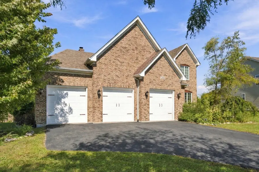 12908 Timber Wood CIR, Plainfield, IL 60585