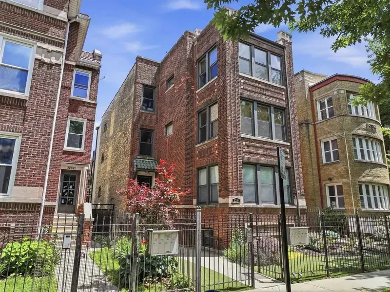 7733 N Marshfield AVE #3, Chicago, IL 60626