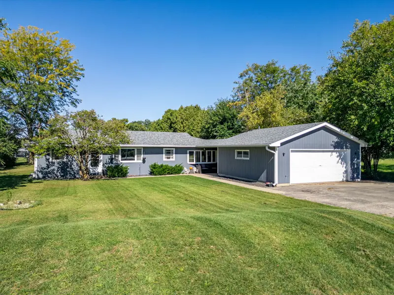 2302 NW Route 12 HWY NW, Spring Grove, IL 60081