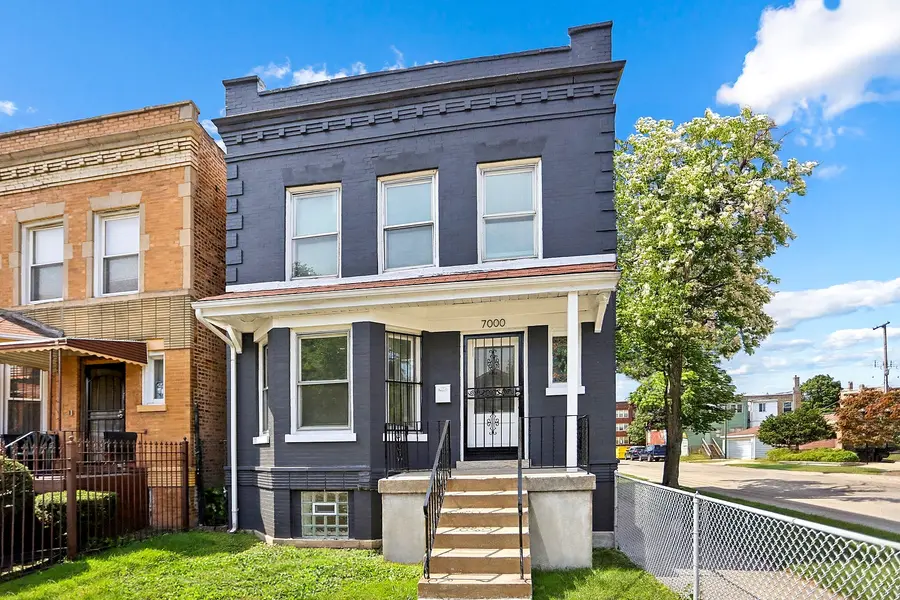 7000 S Eberhart AVE, Chicago, IL 60637