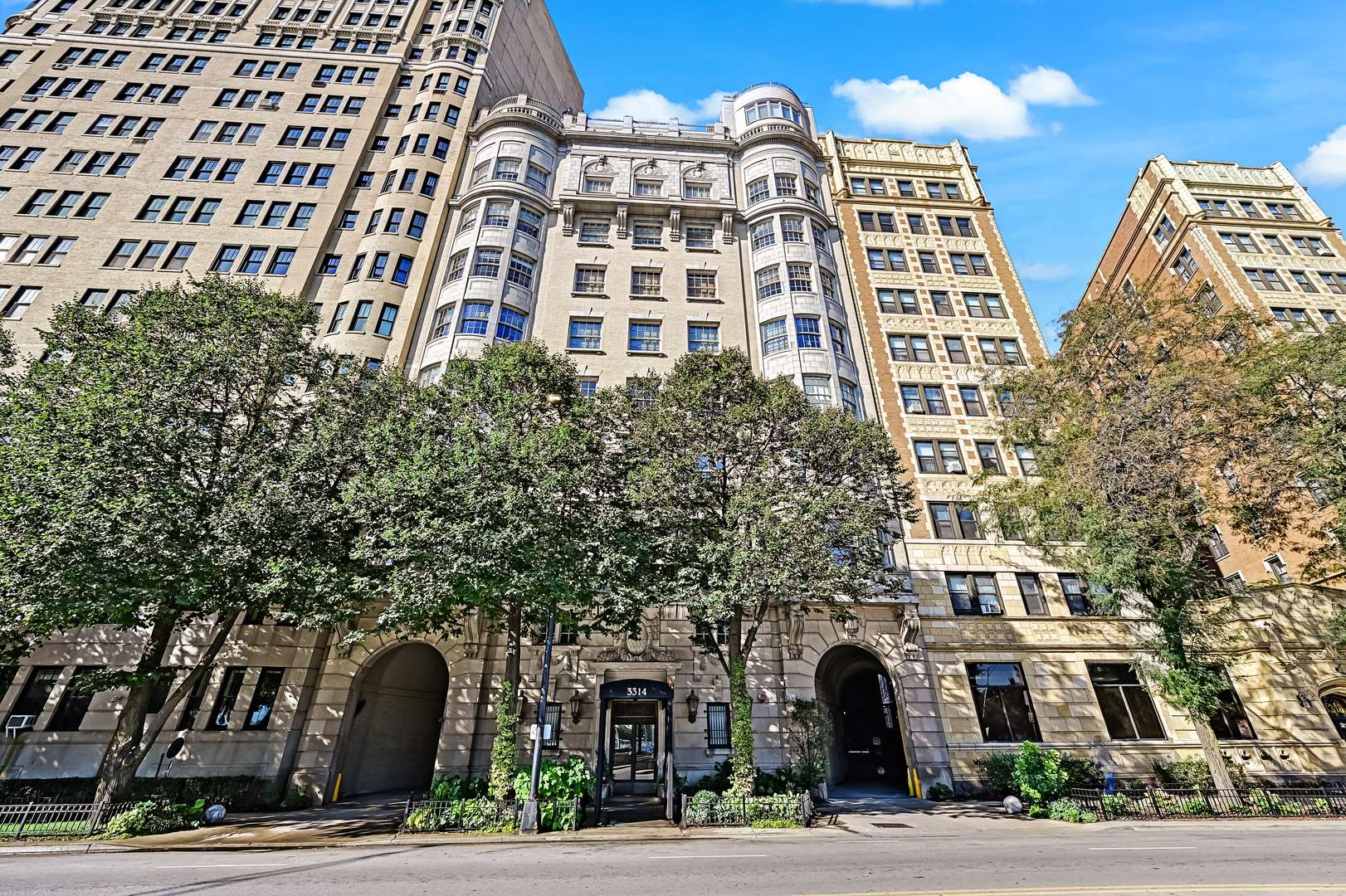 3314 N Lake Shore DR #9D, Chicago, IL 60657