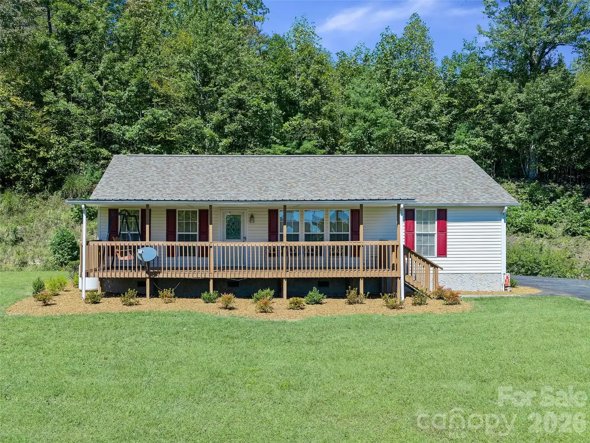 456 Tempie Mountain RD, Spruce Pine, NC 28777