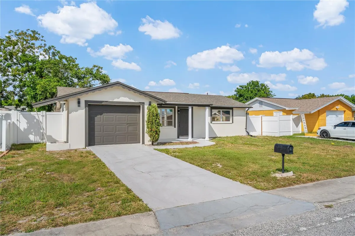 3041 HOLIDAY LAKE DR, Holiday, FL 34691