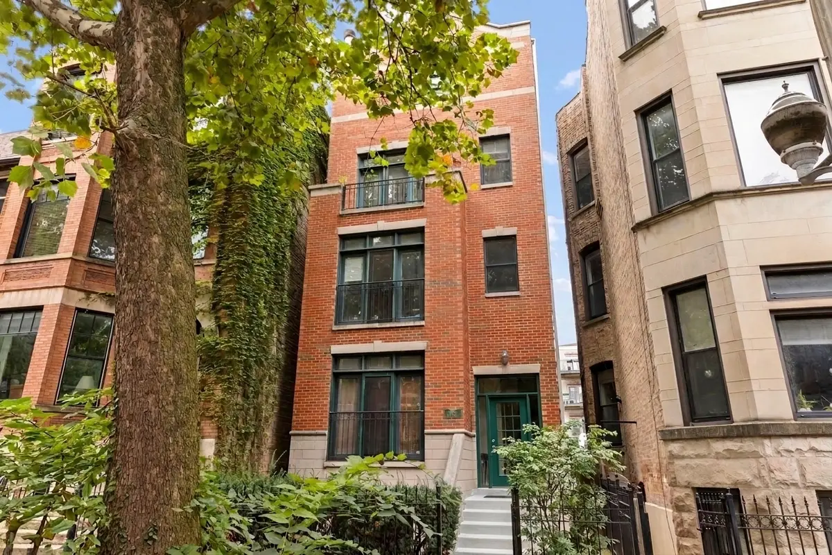 3534 N Reta AVE #3, Chicago, IL 60657