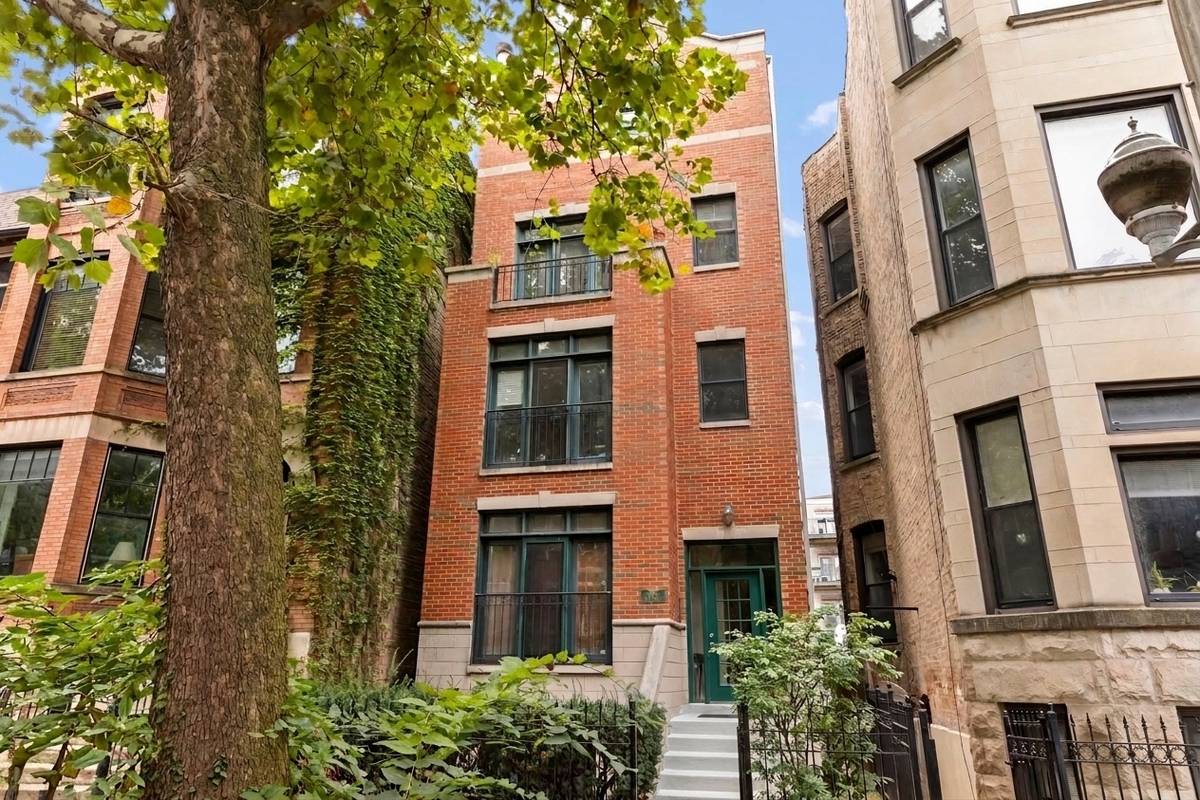 3534 N Reta AVE #3, Chicago, IL 60657
