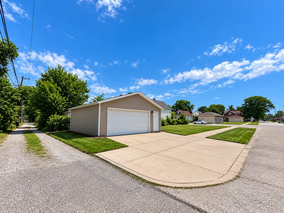 501 155th PL, Calumet City, IL 60409