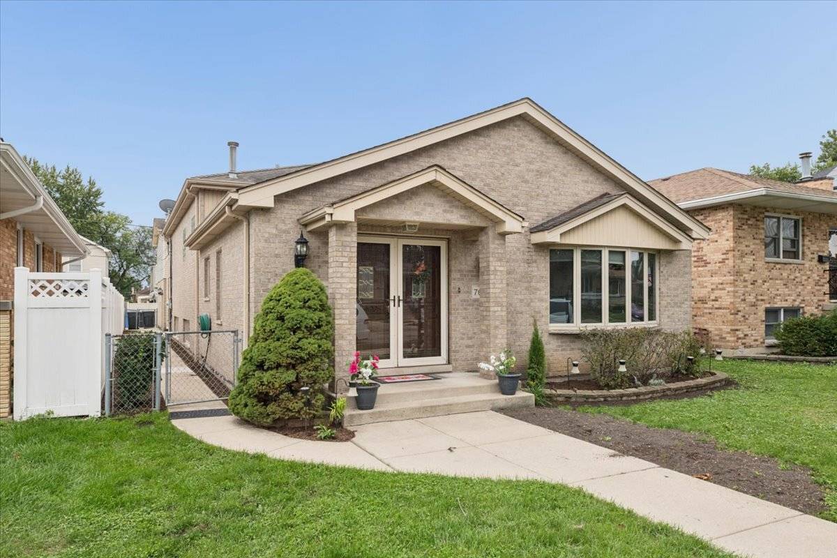7645 W Rascher AVE, Chicago, IL 60656