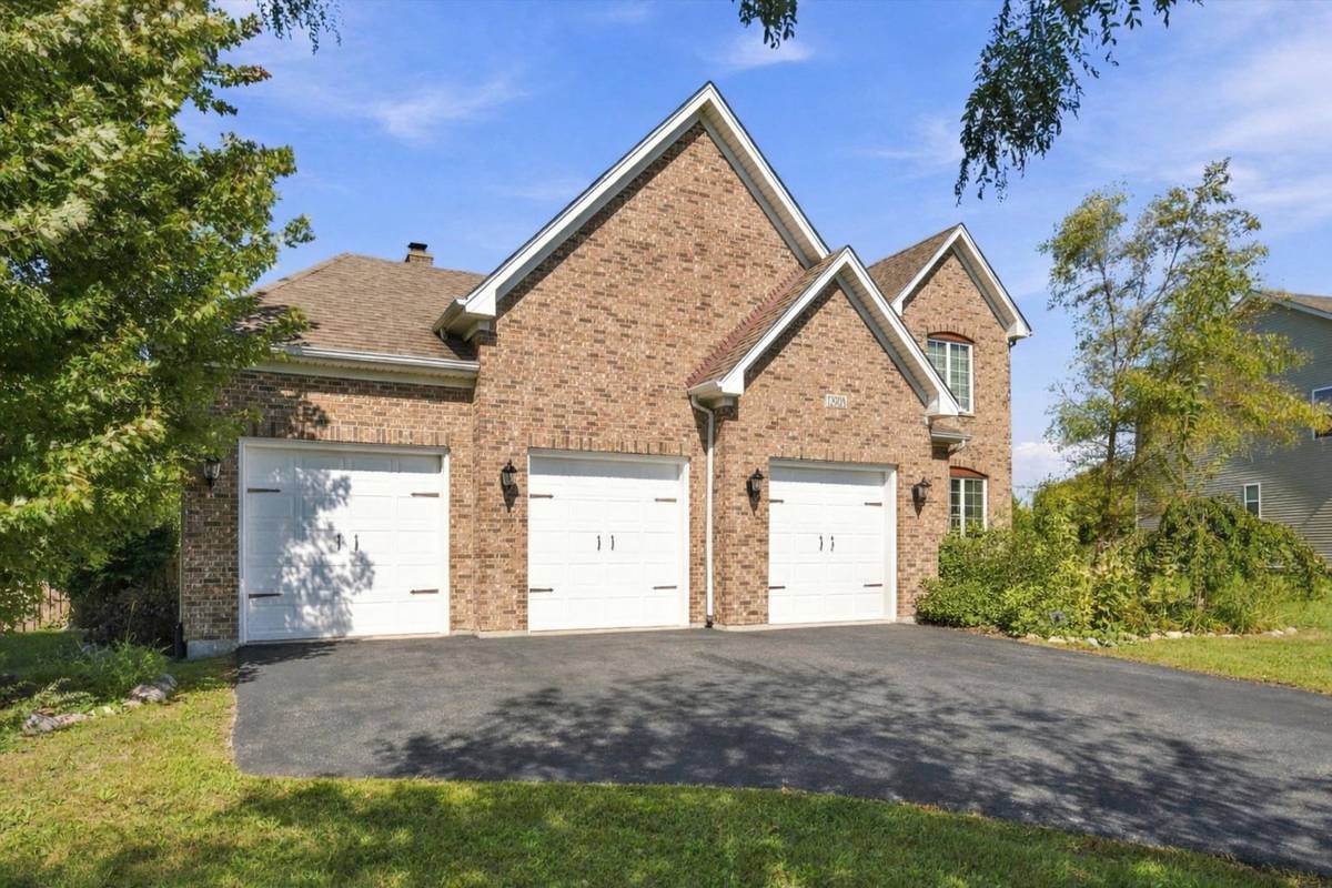 12908 Timber Wood CIR, Plainfield, IL 60585