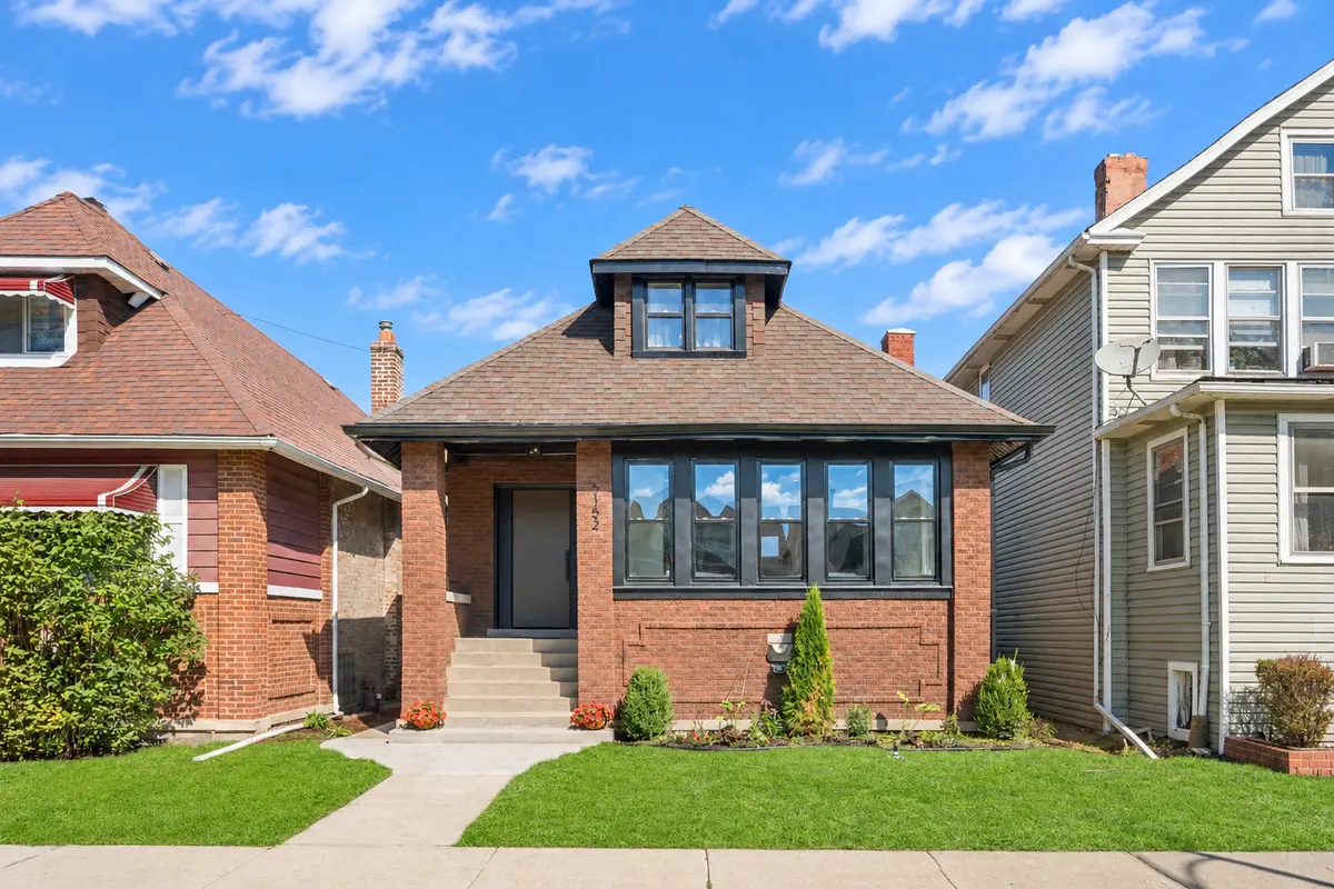 5152 W Warwick AVE, Chicago, IL 60641