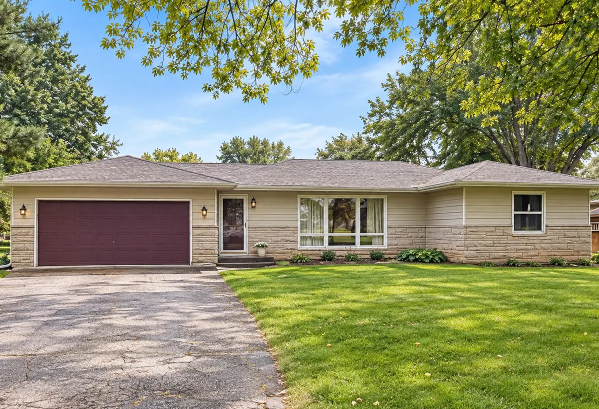 3304 Saddle DR, Joliet, IL 60435