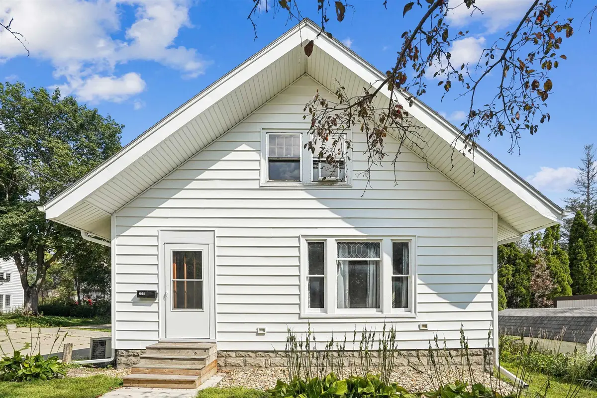 309 W 12TH ST, Cedar Falls, IA 50613