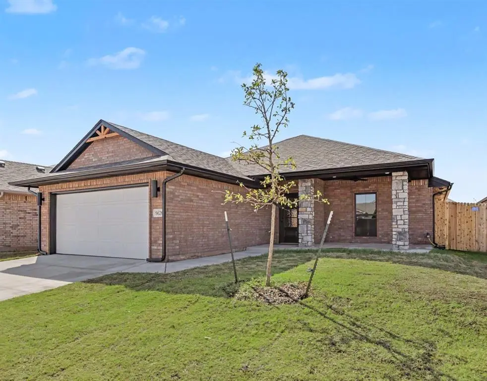 9820 NW 144th ST, Yukon, OK 73099