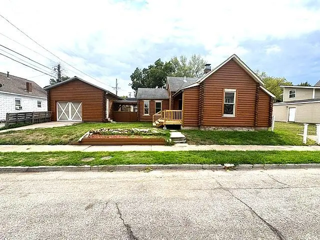 816 W 3rd ST, Joplin, MO 64801