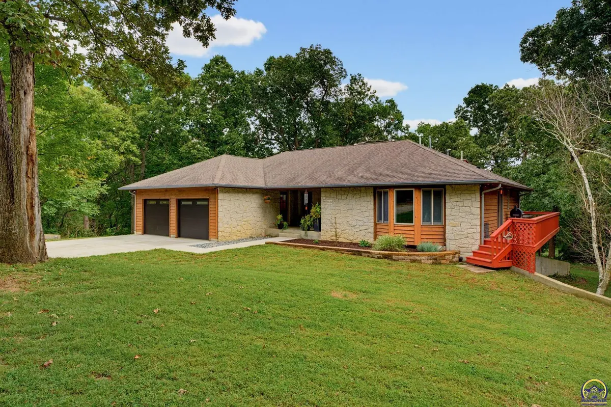 6640 NE Kincaid RD, Topeka, KS 66617
