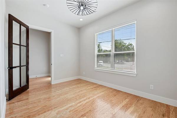 409 N Rogers Street, Waxahachie, TX 75165