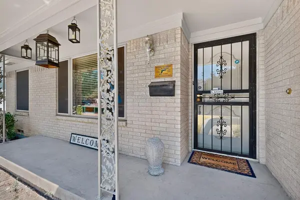 4714 Chilton Drive, Dallas, TX 75227
