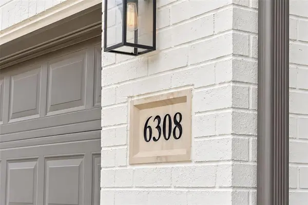 6308 Oakbend Circle, Fort Worth, TX 76132