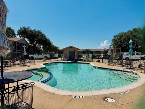 849 GUN BARREL Lane S #E4, Gun Barrel City, TX 75156