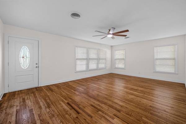 307 N Black ST, Round Rock, TX 78664