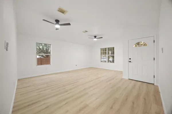 11732 Maybach DR, Del Valle, TX 78617