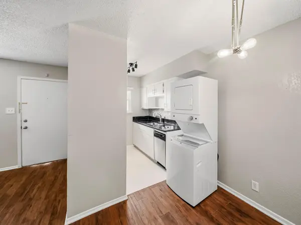 2401 Manor RD #222, Austin, TX 78722