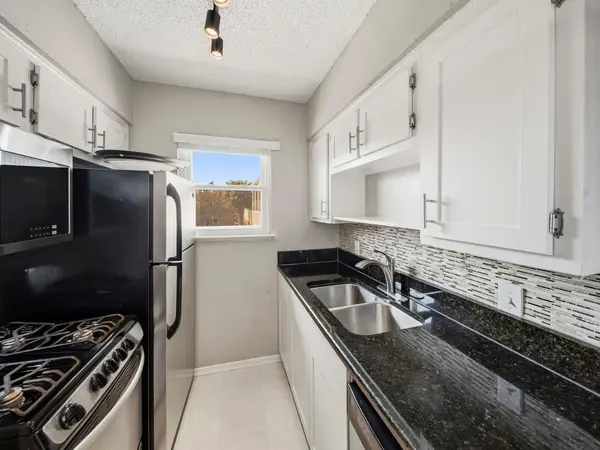 2401 Manor RD #222, Austin, TX 78722